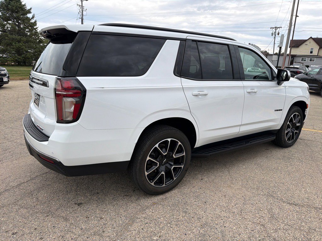 2022 Chevrolet Tahoe RST photo 2