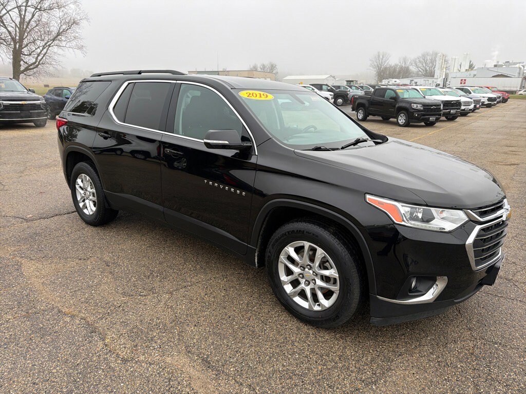 Used 2019 Chevrolet Traverse LT Cloth w/1LT SUV