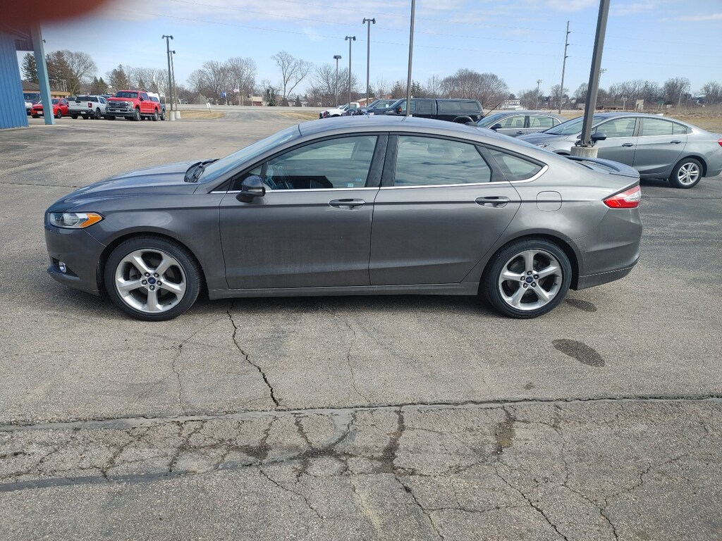 Used 2013 Ford Fusion SE Sedan