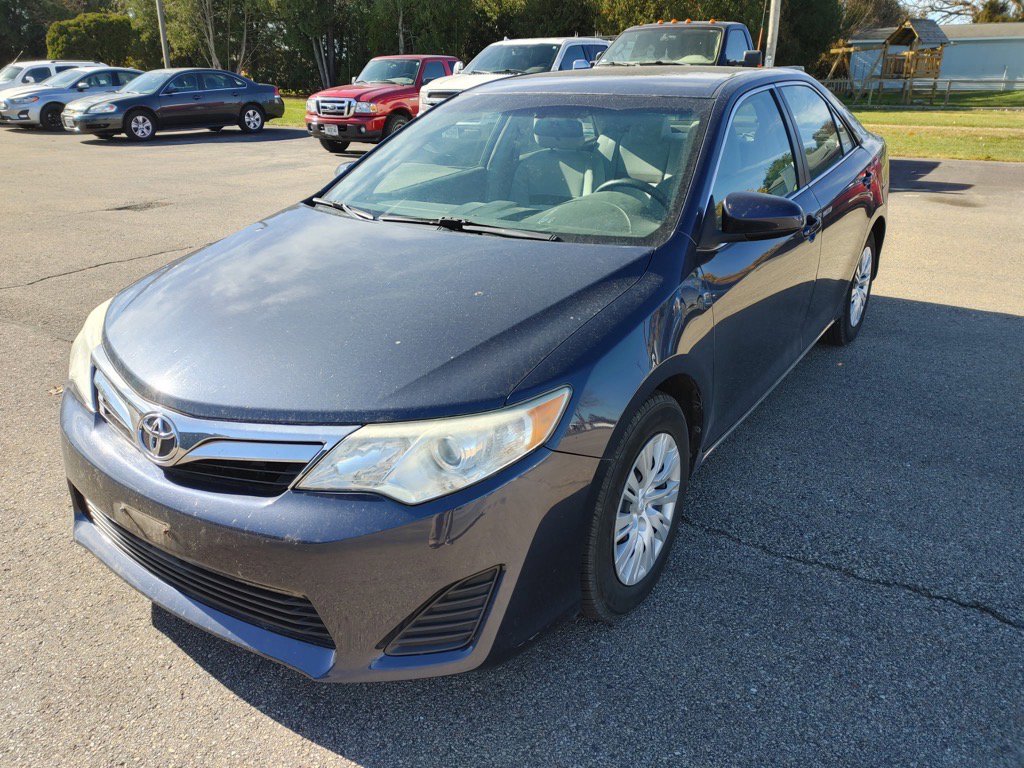 2014 Toyota Camry XLE photo 2