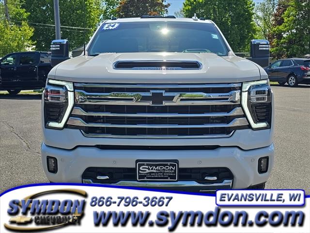 Used 2024 Chevrolet Silverado 2500HD High Country with VIN 2GC4YREY8R1190435 for sale in Evansville, WI