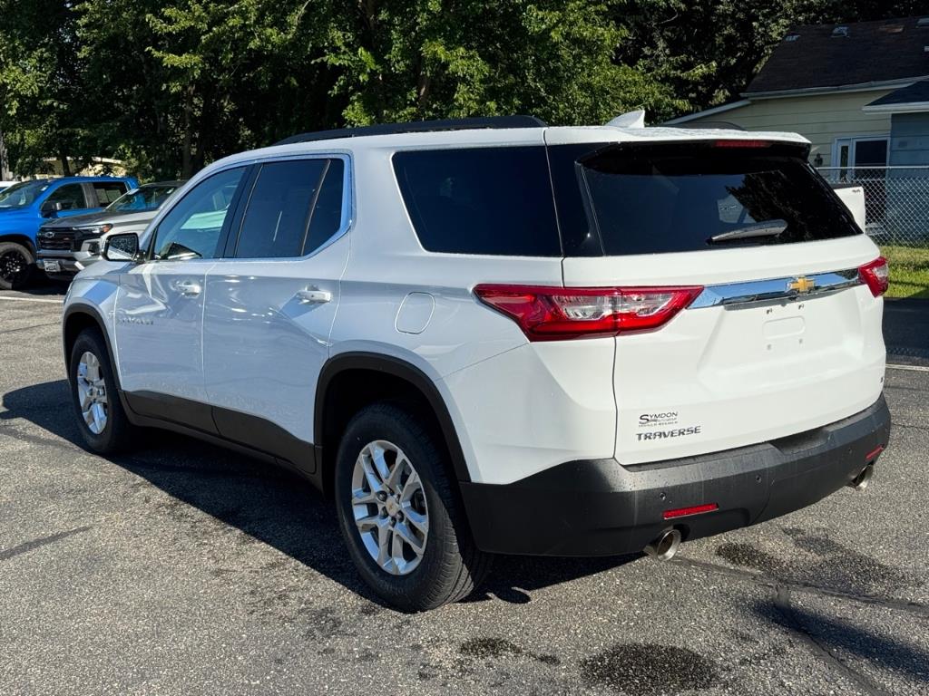 2021 Chevrolet Traverse Cloth photo 2