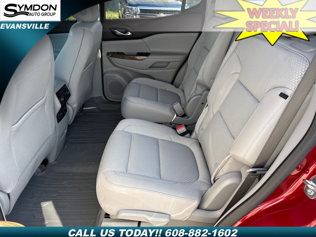 2023 GMC Acadia SLE - Photo 7