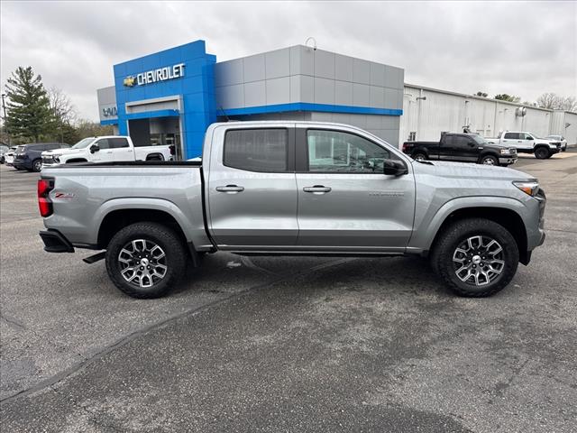 2023 Chevrolet Colorado Z71 photo 2