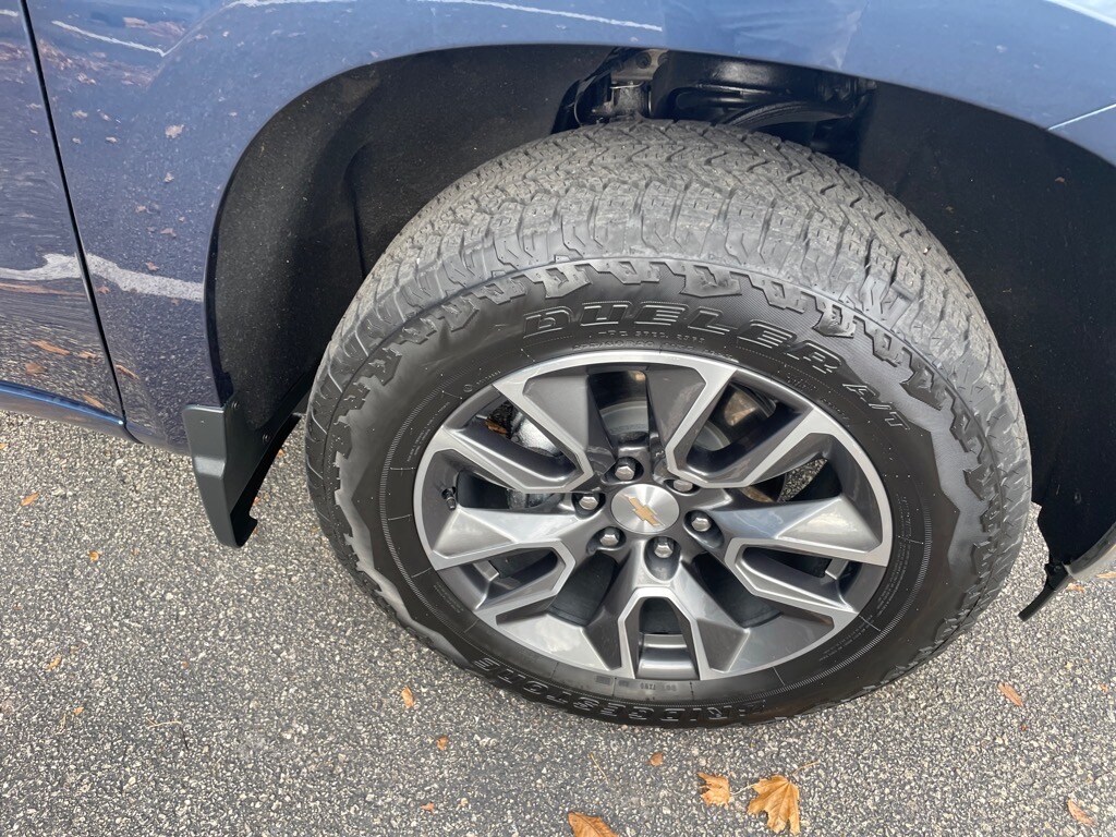 2022 Chevrolet Silverado 1500 LT photo 3