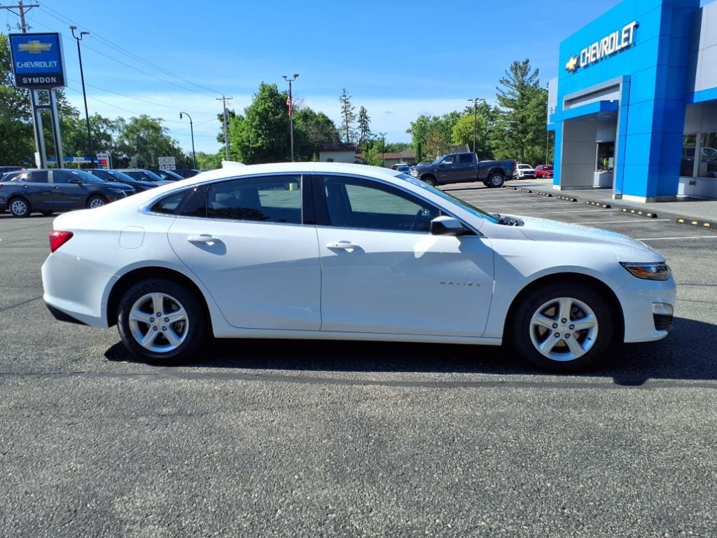 Used 2024 Chevrolet Malibu 1LT with VIN 1G1ZD5ST1RF128413 for sale in Evansville, WI