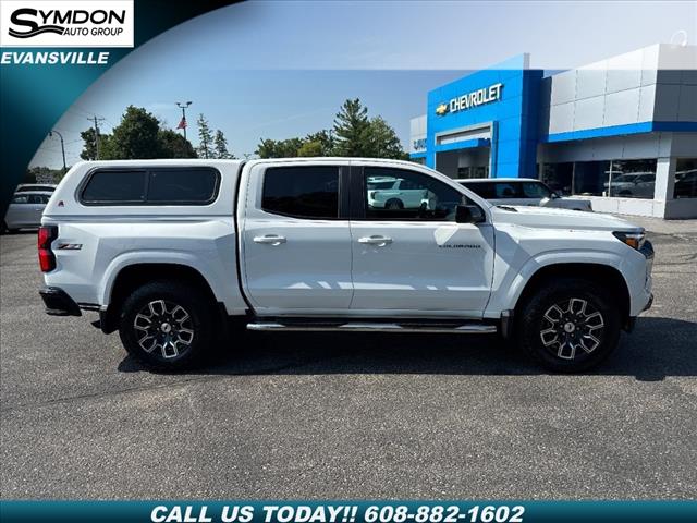 2023 Chevrolet Colorado Z71 photo 2
