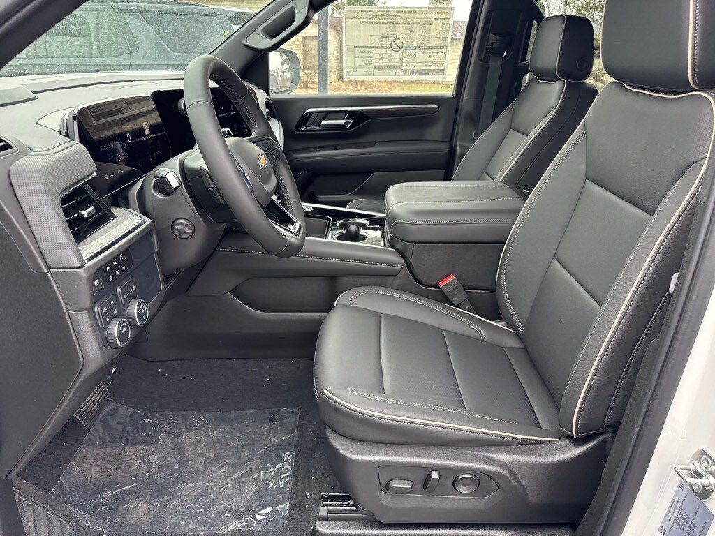 2025 Chevrolet Tahoe Premier photo 3