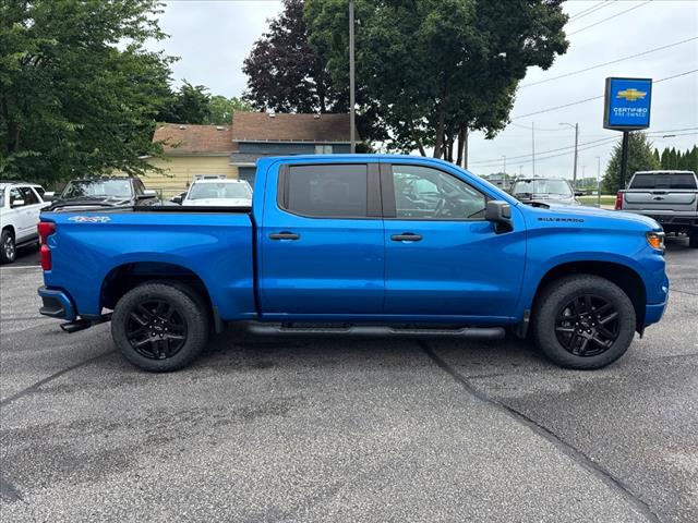 2022 Chevrolet Silverado 1500 Custom photo 2