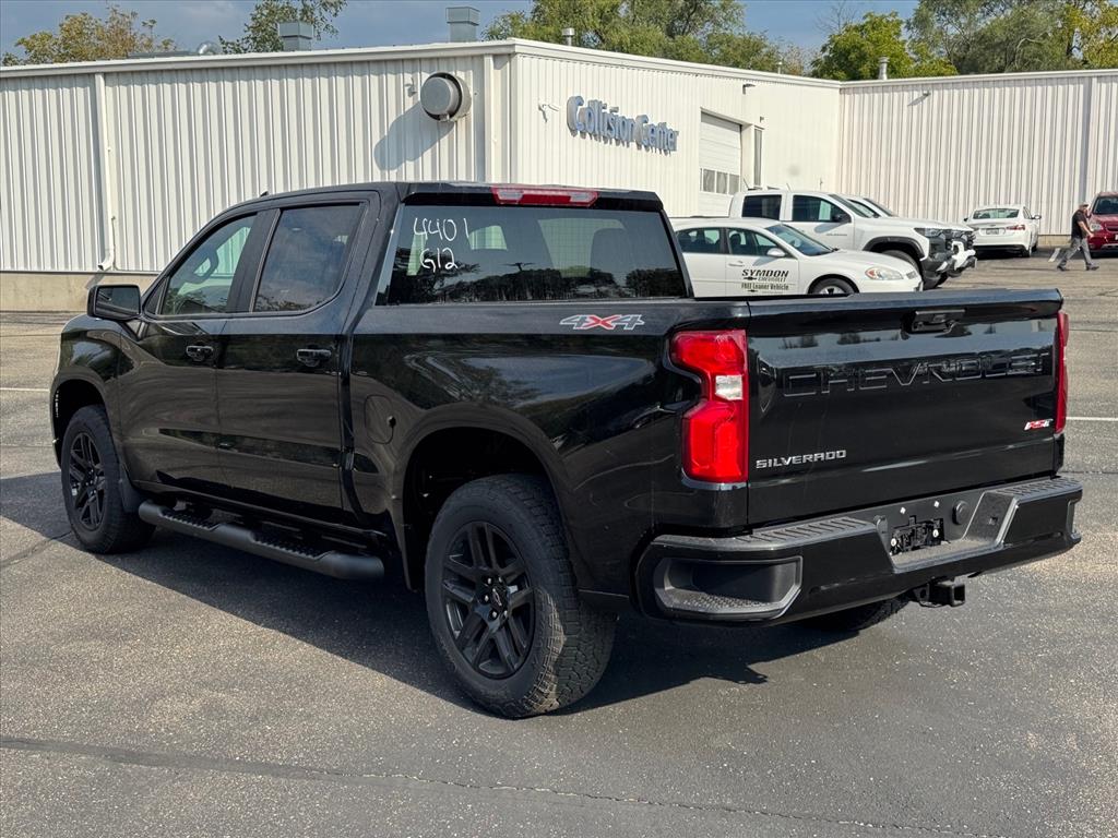 2026 Chevrolet Silverado 1500 RST photo 2