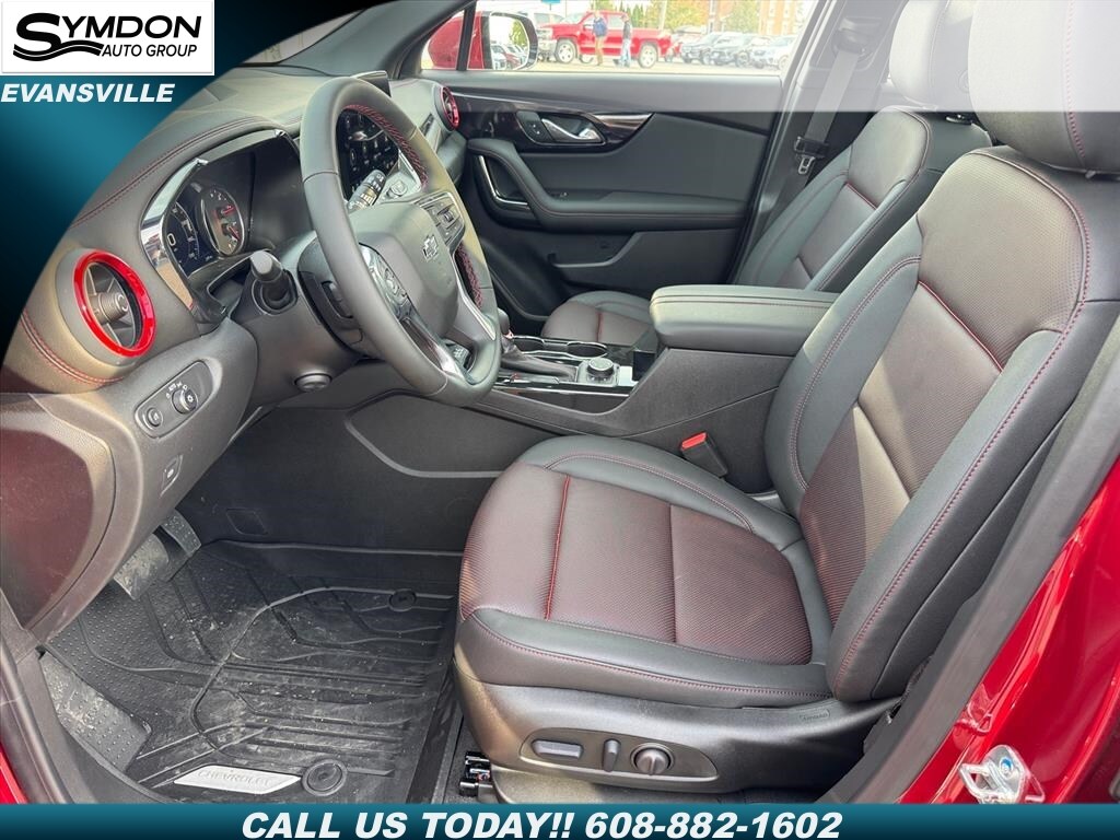 2025 Chevrolet Blazer RS photo 4