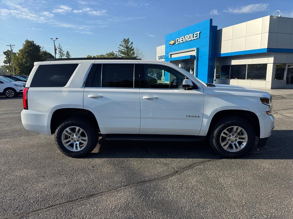 2017 Chevrolet Tahoe LS photo 2
