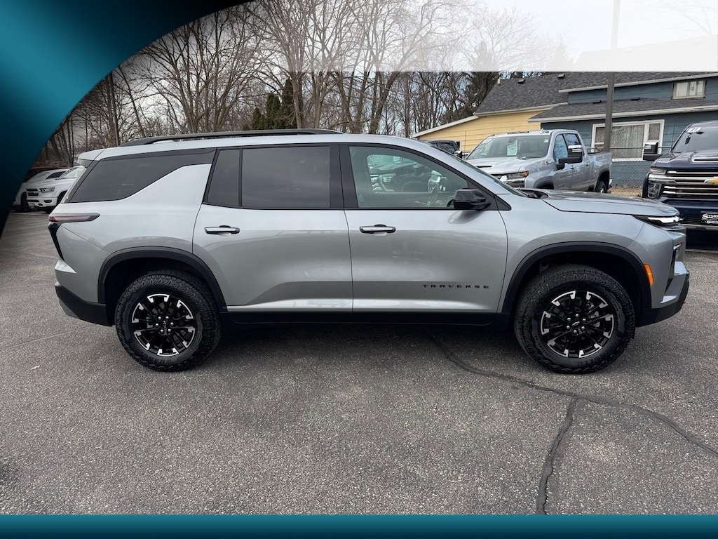 Used 2025 Chevrolet Traverse Z71 SUV