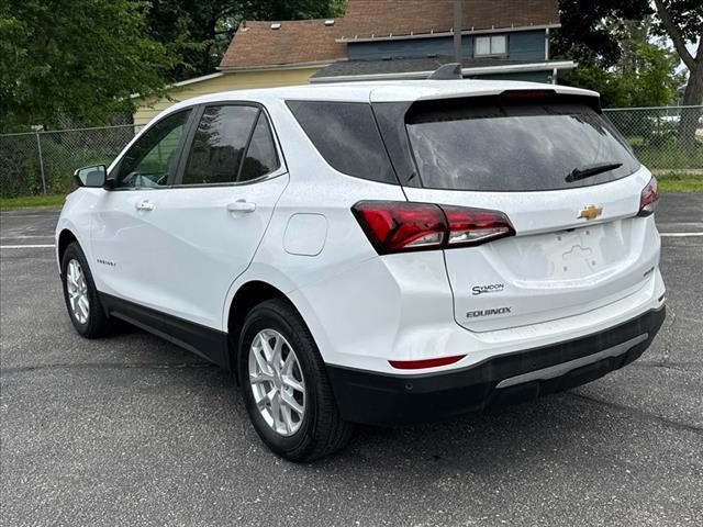 2022 Chevrolet Equinox LT photo 3
