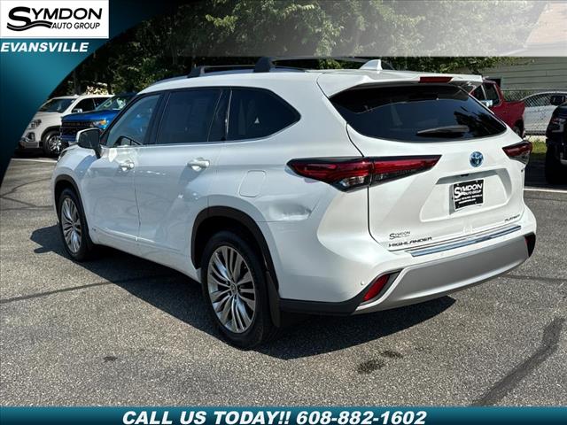 2022 Toyota Highlander Hybrid Platinum photo 2