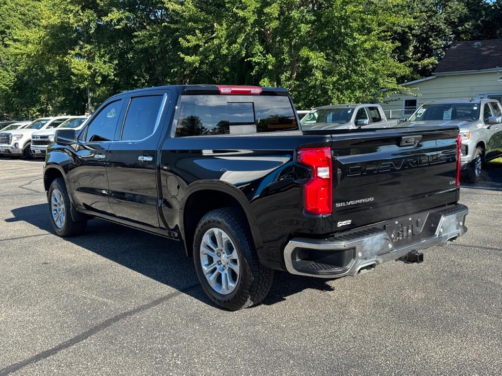 2025 Chevrolet Silverado 1500 LTZ photo 3
