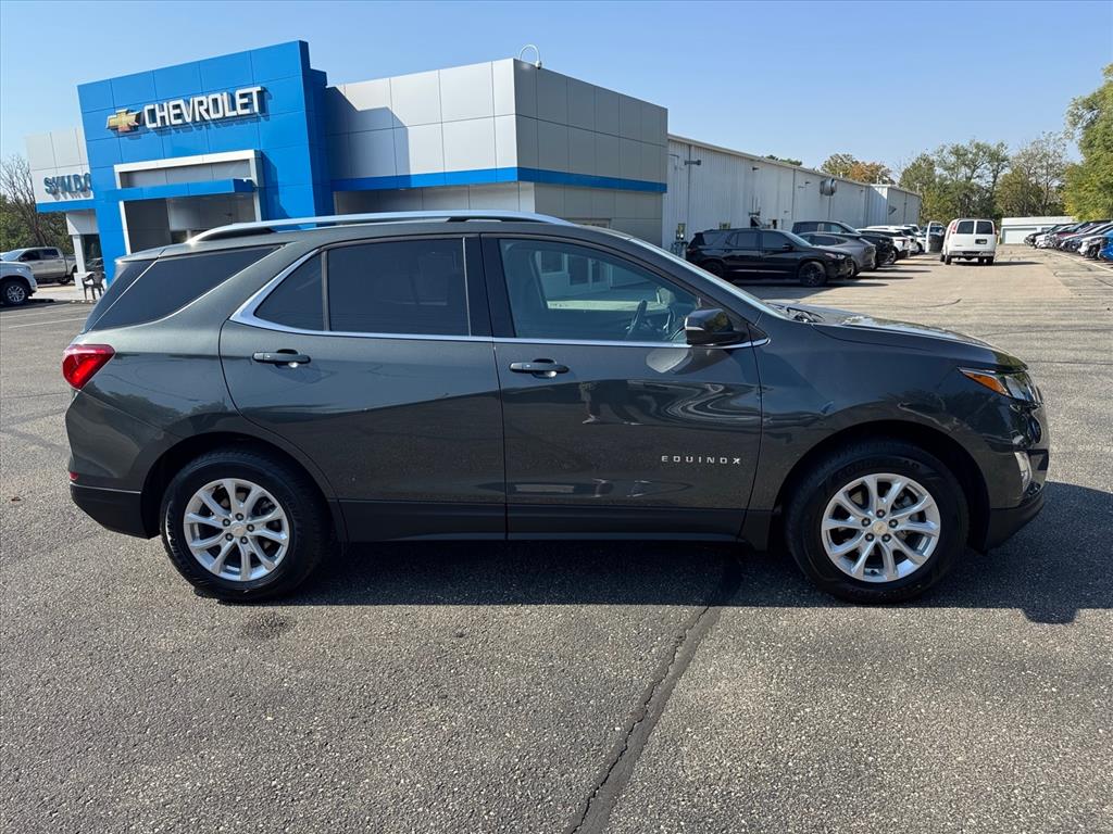 2019 Chevrolet Equinox LT photo 2