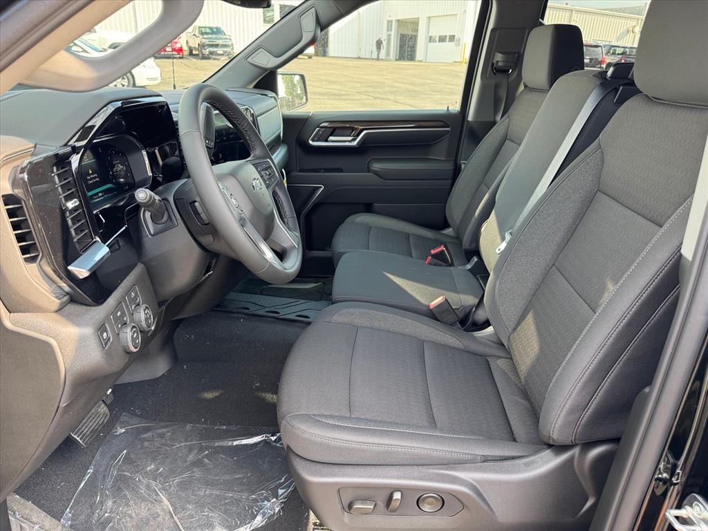 2026 Chevrolet Silverado 1500 RST photo 3