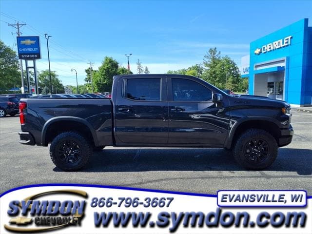 Used 2024 Chevrolet Silverado 1500 ZR2 with VIN 3GCUDHE85RG254458 for sale in Evansville, WI