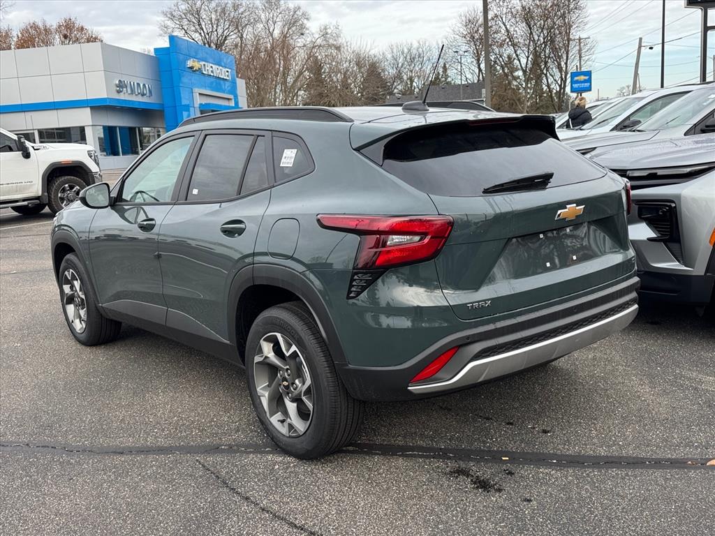 2026 Chevrolet Trax LT photo 2
