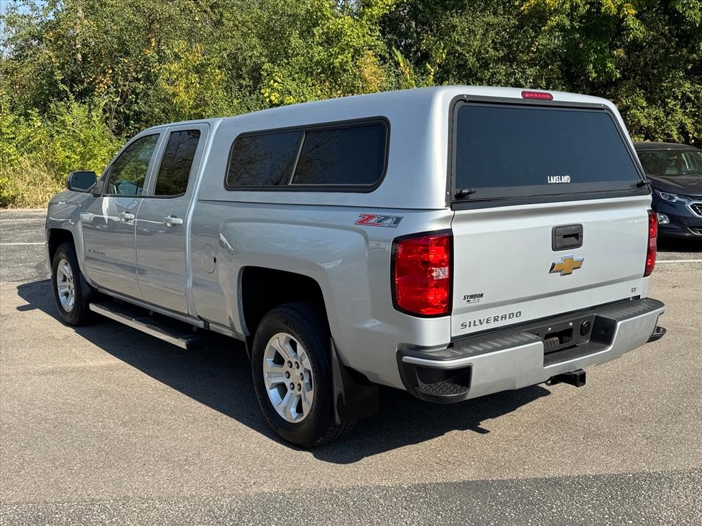 2017 Chevrolet Silverado 1500 LT photo 3