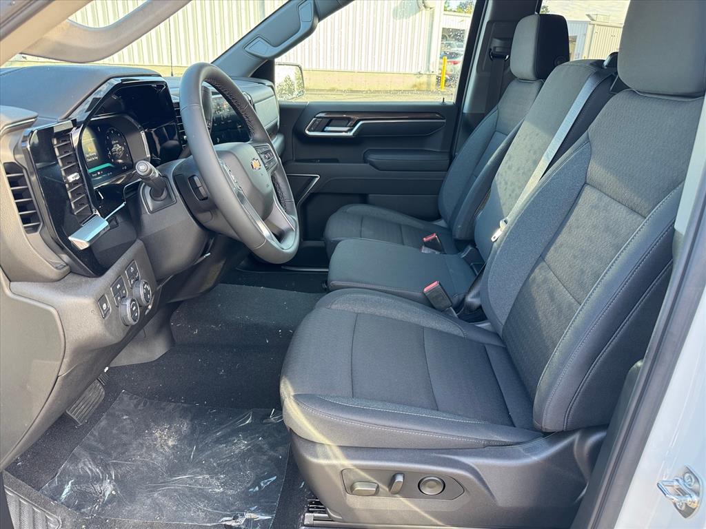 2026 Chevrolet Silverado 1500 LT photo 3