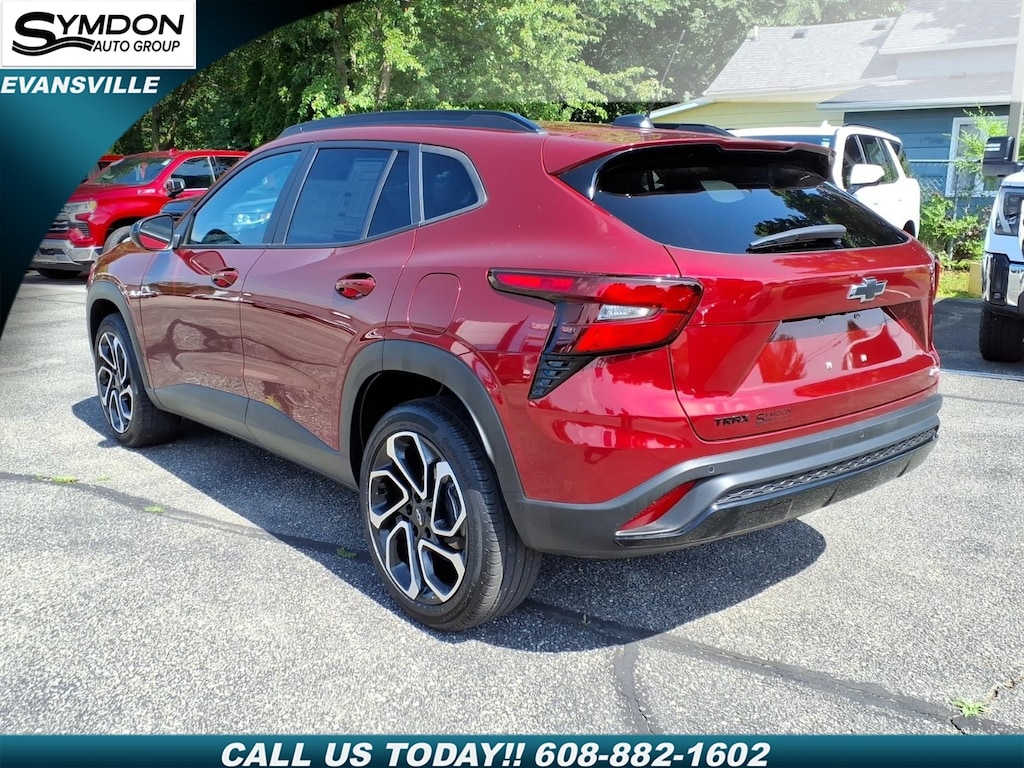 Used 2025 Chevrolet Trax 2RS SUV