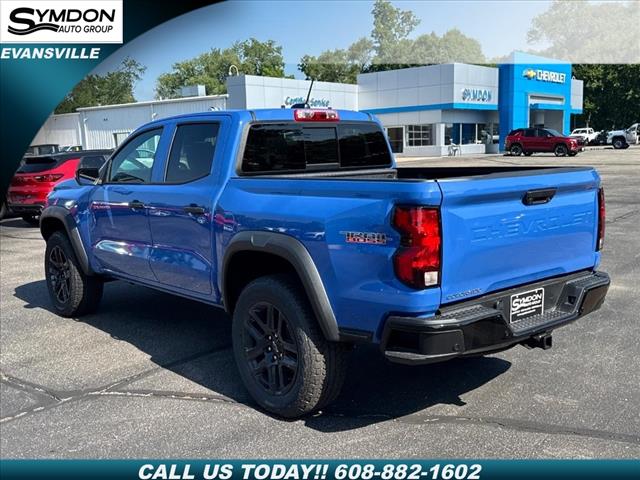 2025 Chevrolet Colorado Trail Boss photo 2