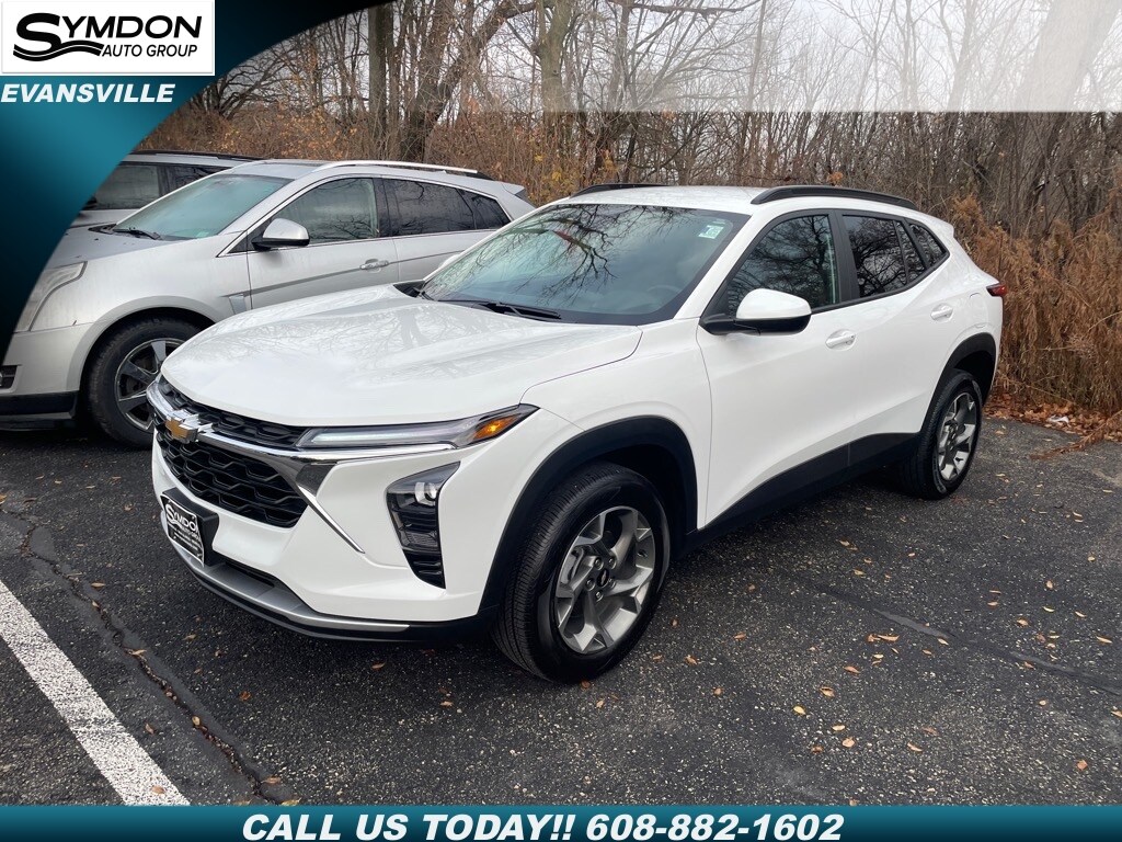 2024 Chevrolet Trax LT photo 3