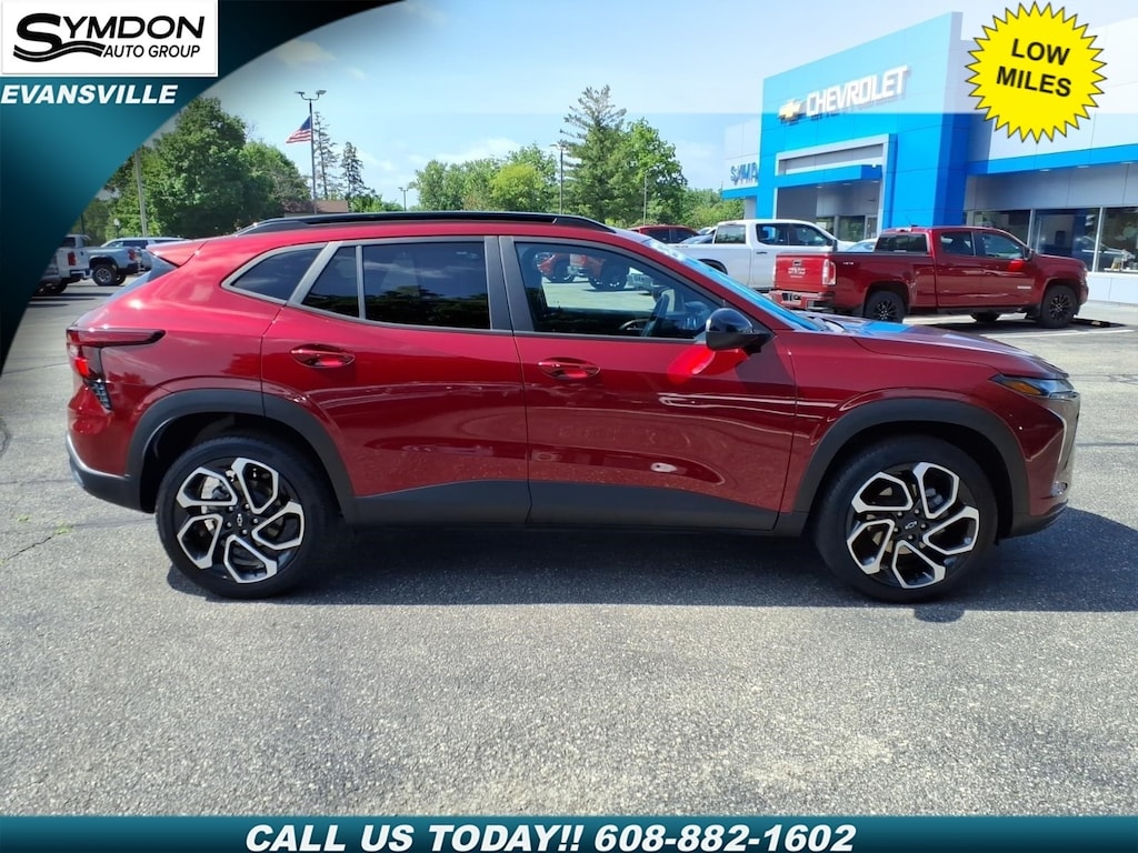 Used 2025 Chevrolet Trax 2RS SUV