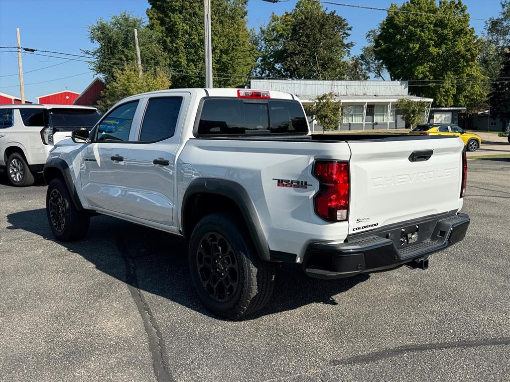 2026 Chevrolet Colorado Trail Boss photo 2