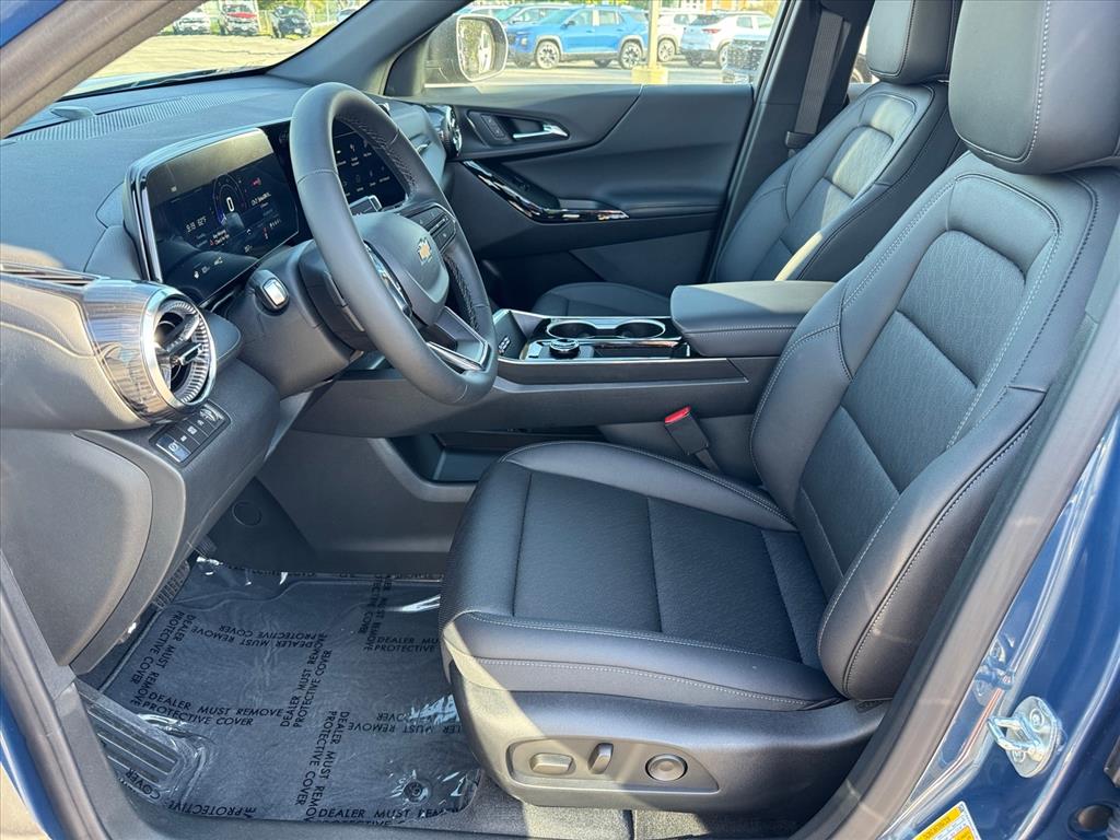 2026 Chevrolet Equinox LT photo 3