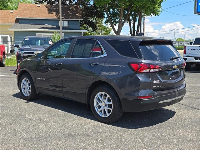 2022 Chevrolet Equinox LT photo 2