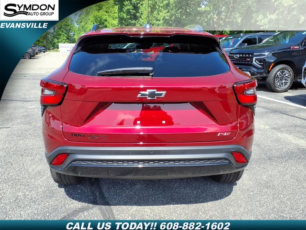 Used 2025 Chevrolet Trax 2RS SUV