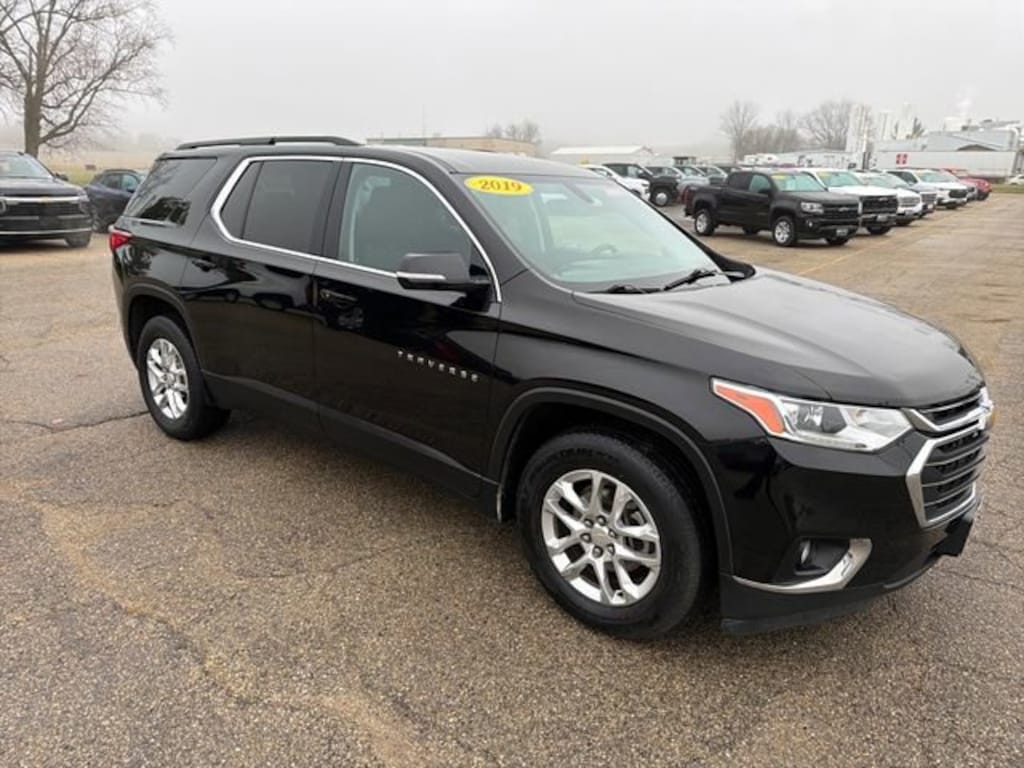 Used 2019 Chevrolet Traverse LT Cloth SUV