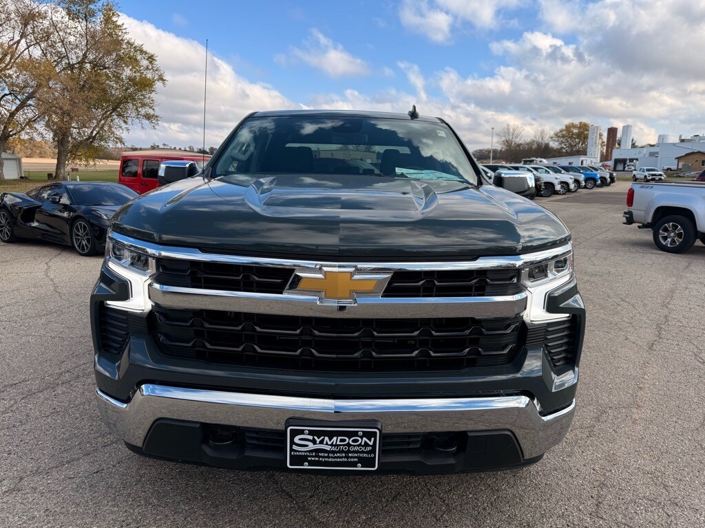 2025 Chevrolet Silverado 1500 LT photo 2