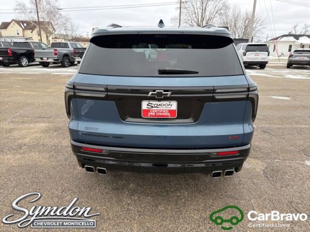 Used 2025 Chevrolet Traverse RS SUV