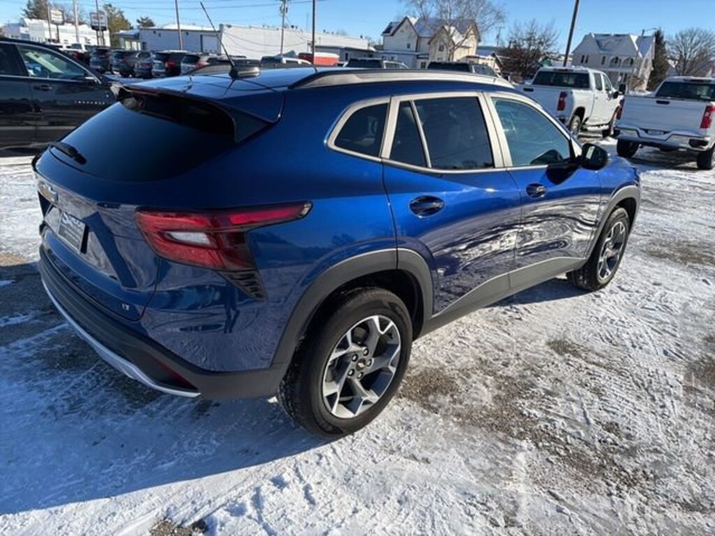 Used 2024 Chevrolet Trax LT SUV