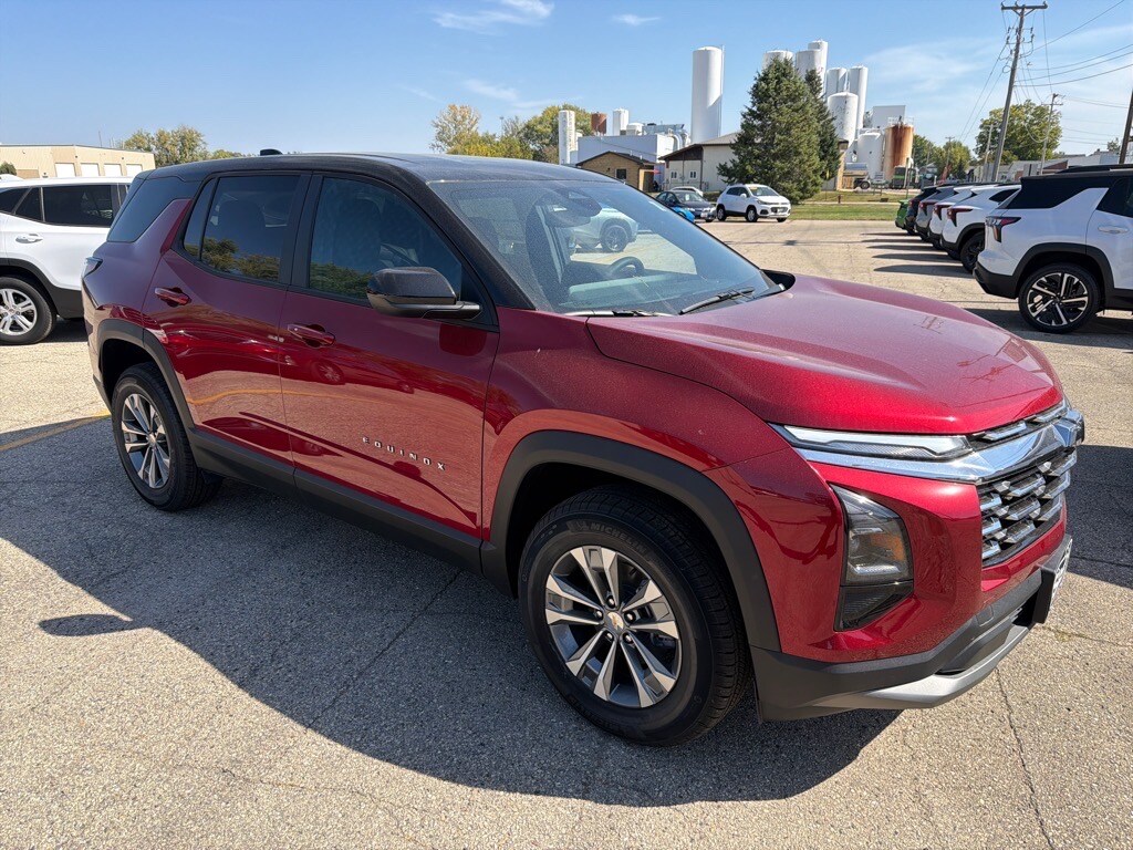 2026 Chevrolet Equinox LT photo 2