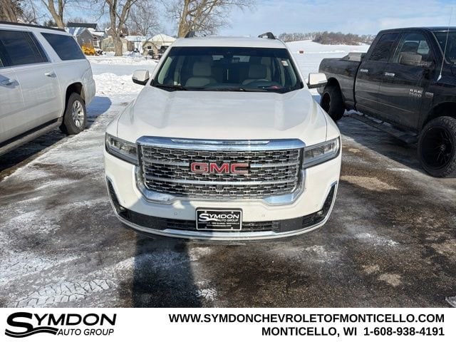 2023 GMC Acadia Denali's photo