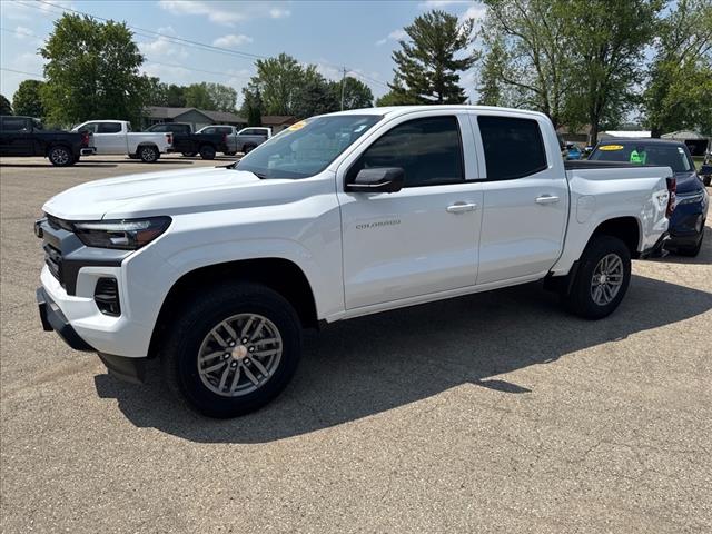 2025 Chevrolet Colorado Work Truck LT photo 3