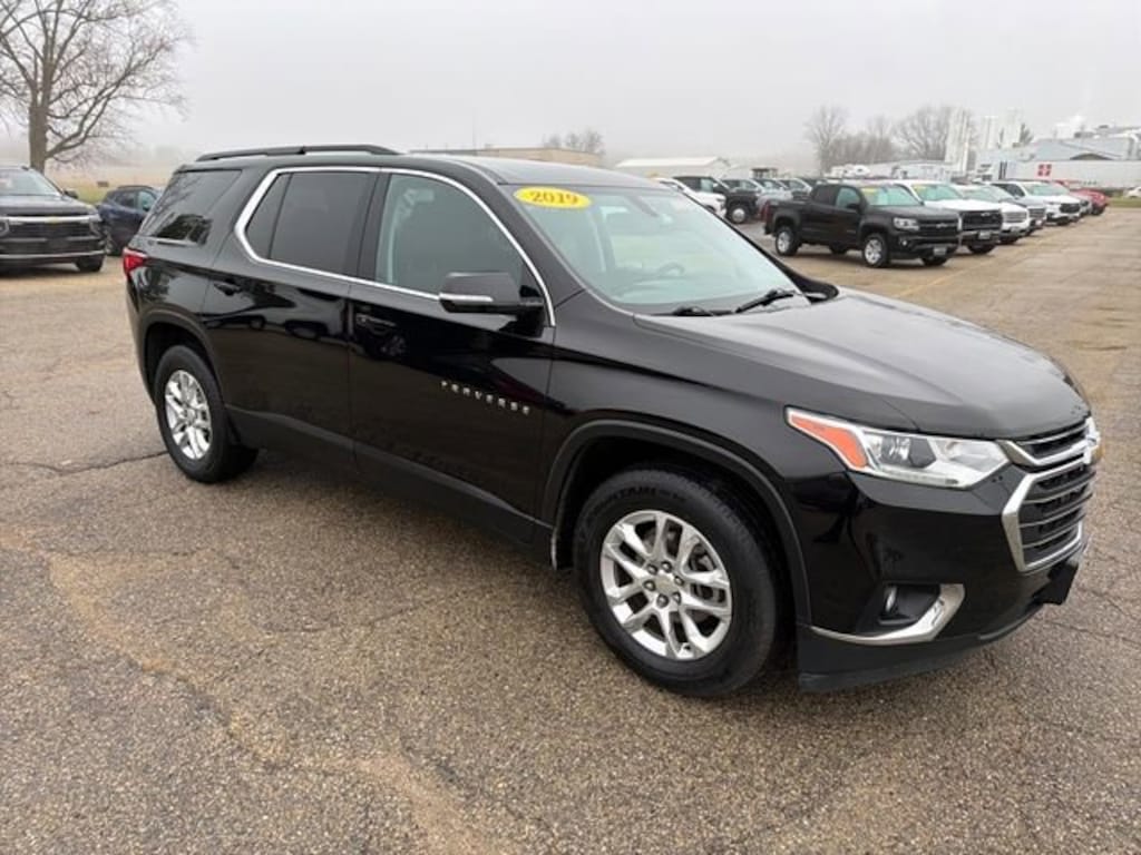Used 2019 Chevrolet Traverse LT Cloth SUV