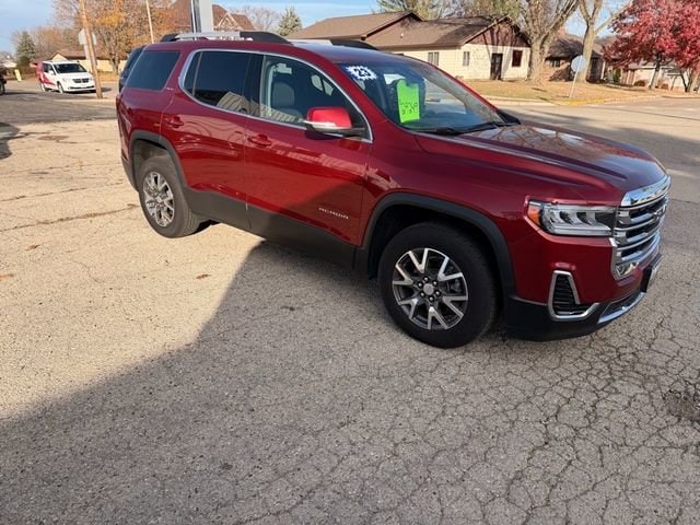 2023 GMC Acadia SLE's photo