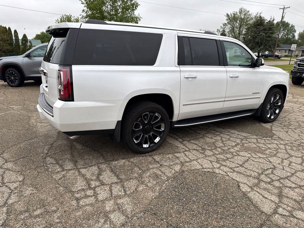 2019 Gmc Yukon XL Denali photo 3