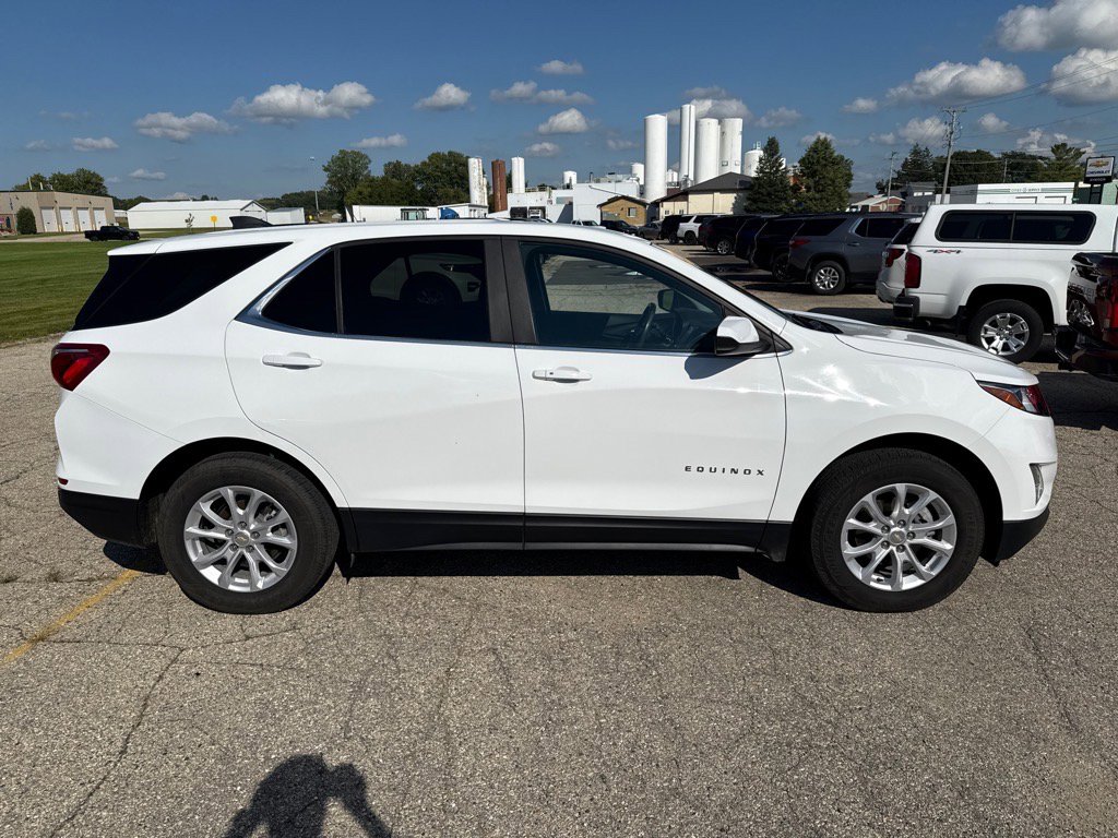 2021 Chevrolet Equinox photo 3