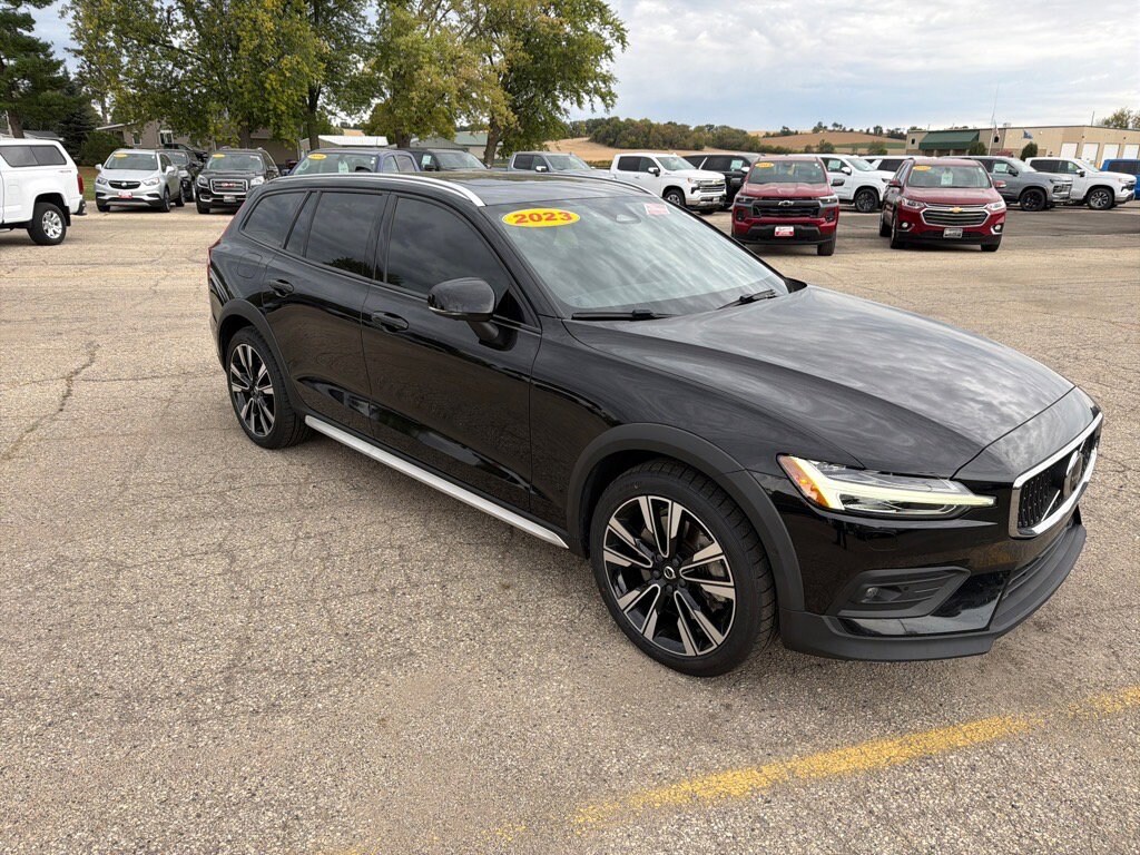 Used 2023 Volvo V60 Cross Country Ultimate B5 AWD Ultimate