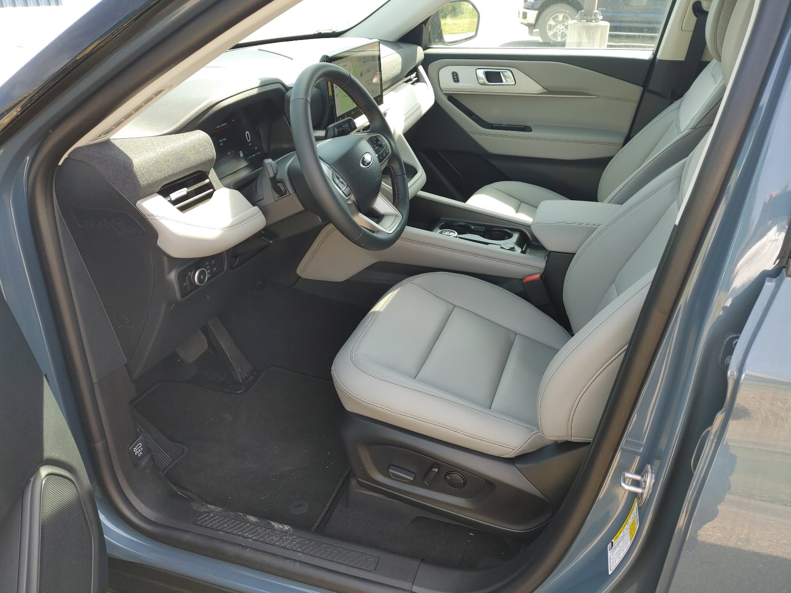 2026 Ford Explorer Active - Photo 9