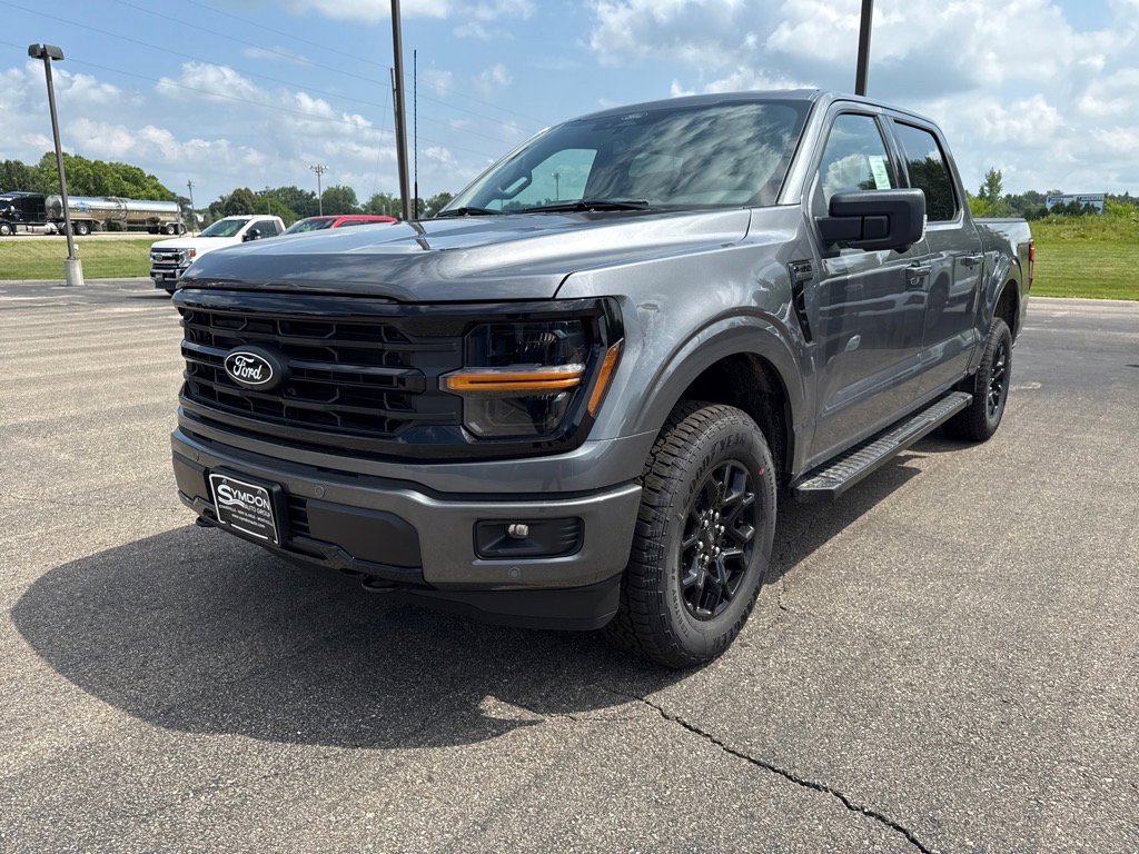 2025 Ford F-150 XLT photo 3