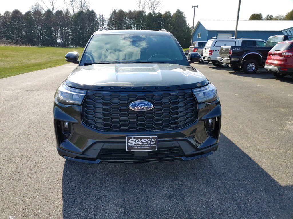 2025 Ford Explorer ST-Line photo 2