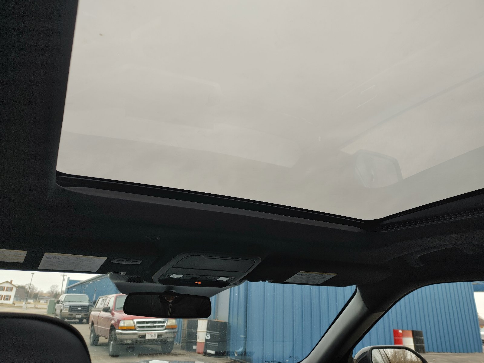 2026 Ford Explorer ST - Photo 17